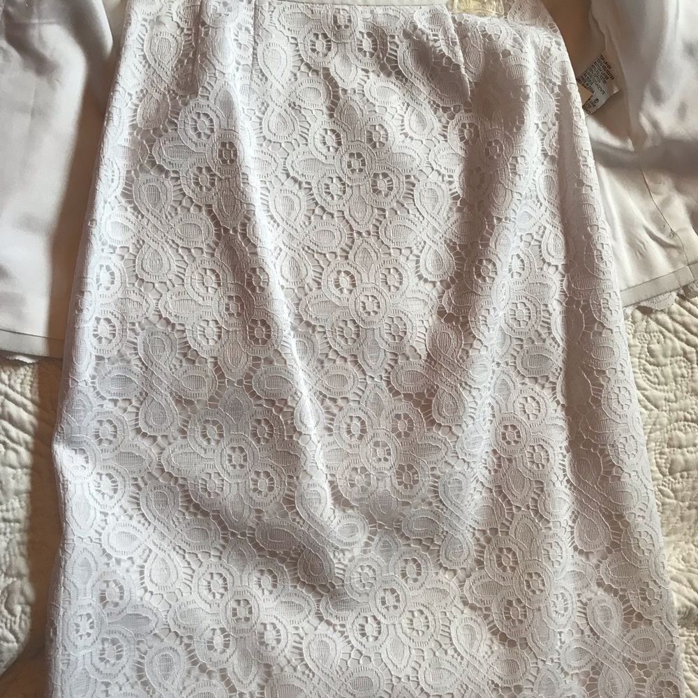 White two piece jacket and skirt lace lace suit - Picture 7 of 8